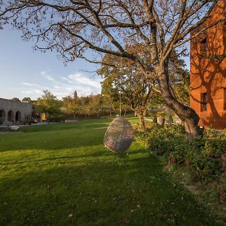 Borgo Corsignano Guest House Poppi Bagian luar foto