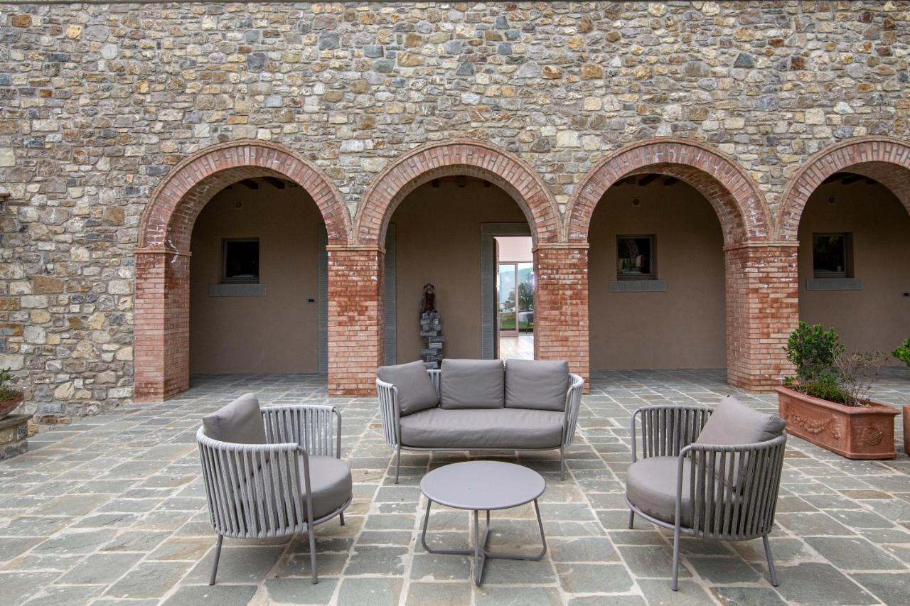Borgo Corsignano Guest House Poppi Bagian luar foto