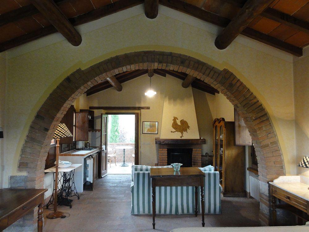 Borgo Corsignano Guest House Poppi Bagian luar foto
