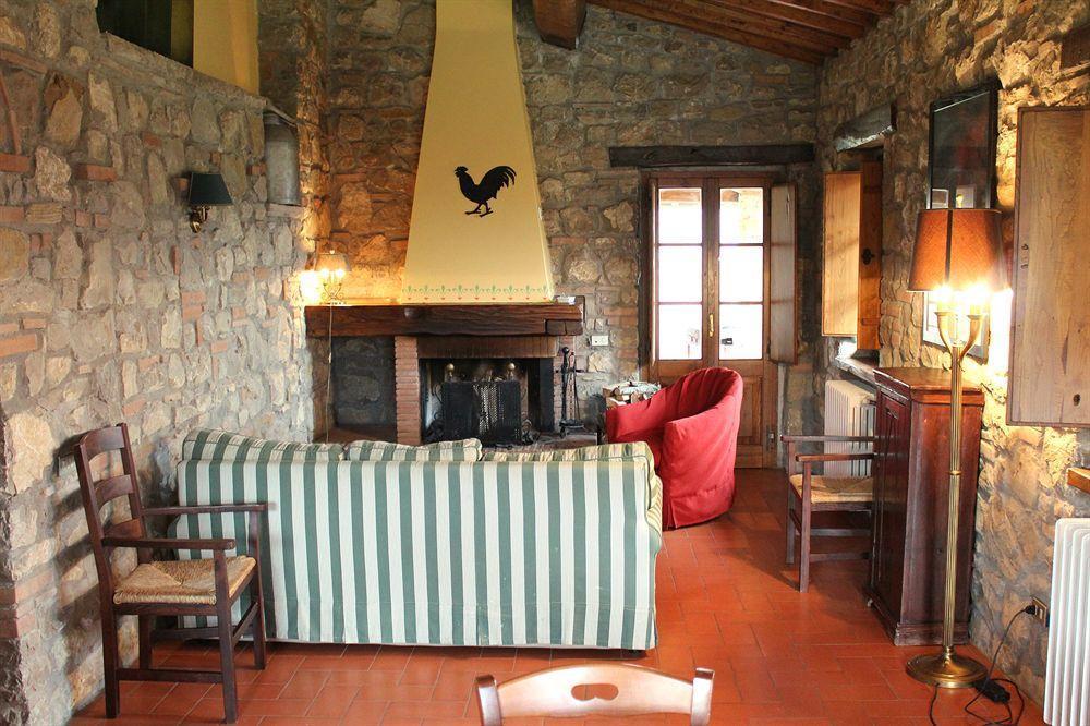 Borgo Corsignano Guest House Poppi Bagian luar foto