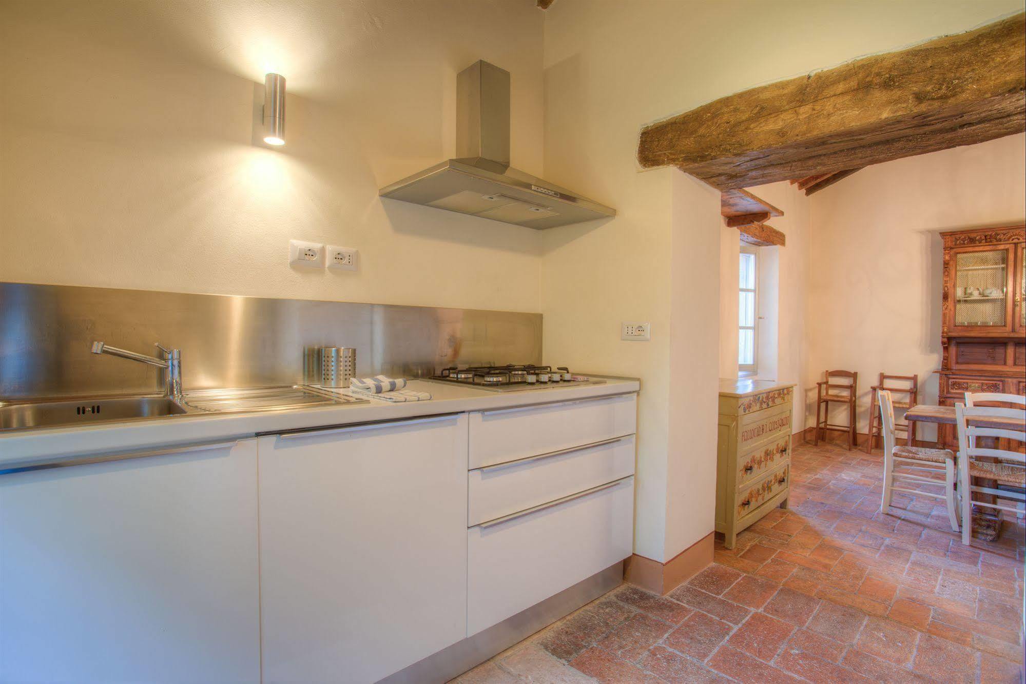 Borgo Corsignano Guest House Poppi Bagian luar foto