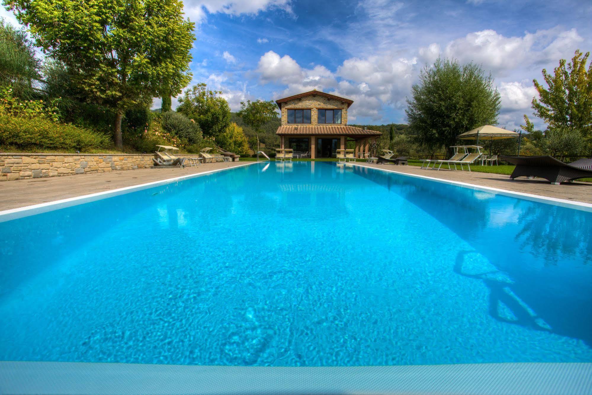 Borgo Corsignano Guest House Poppi Bagian luar foto