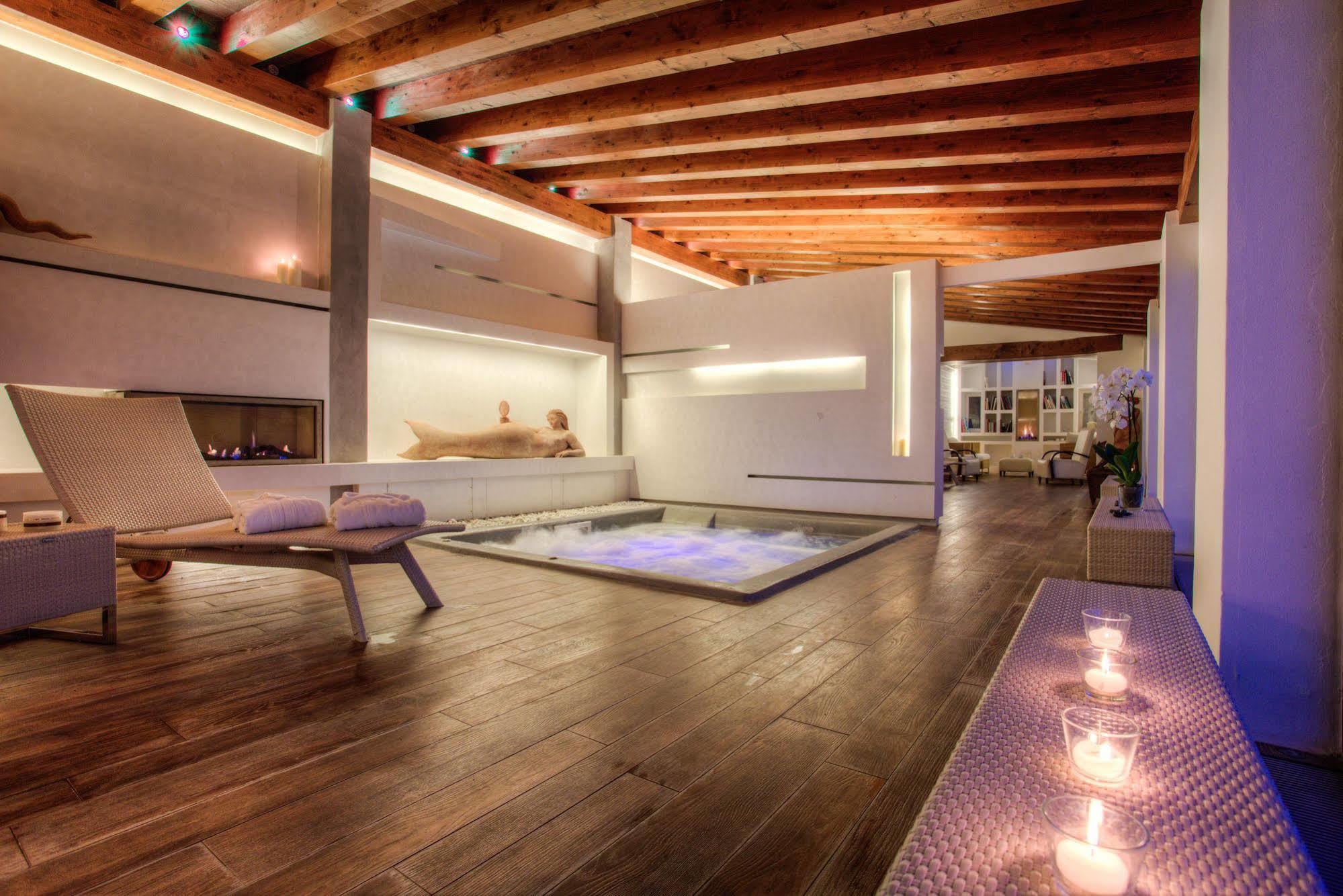 Borgo Corsignano Guest House Poppi Bagian luar foto